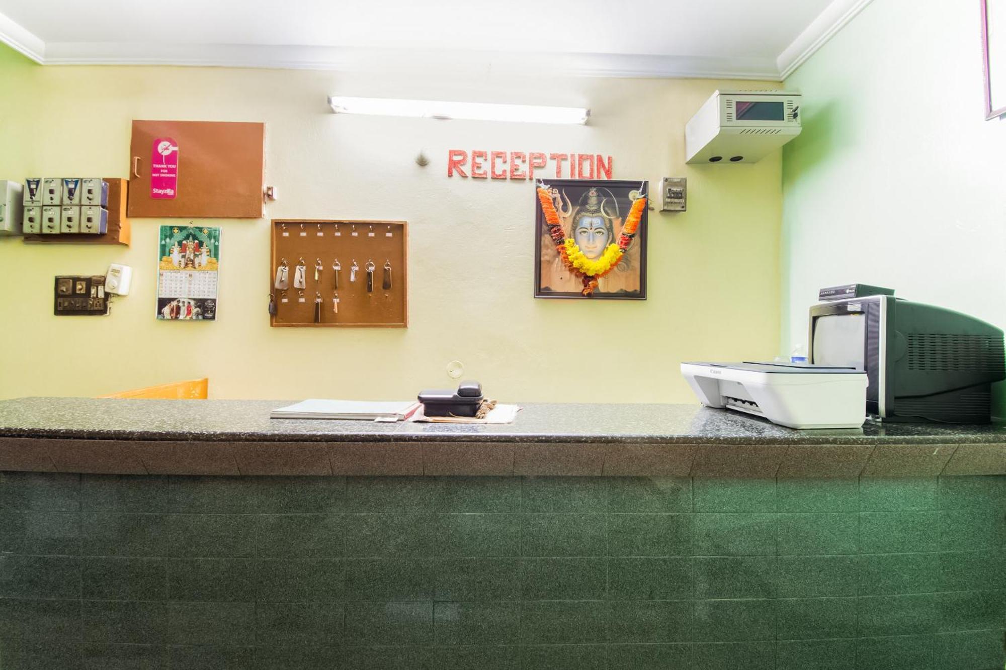Spot On Sri Ratna Lodge Rājahmundry 외부 사진