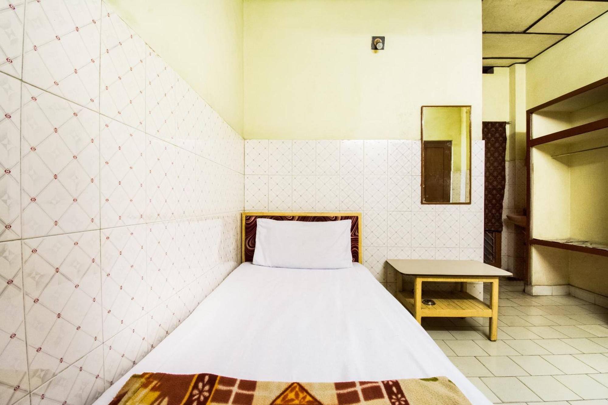 Spot On Sri Ratna Lodge Rājahmundry 외부 사진