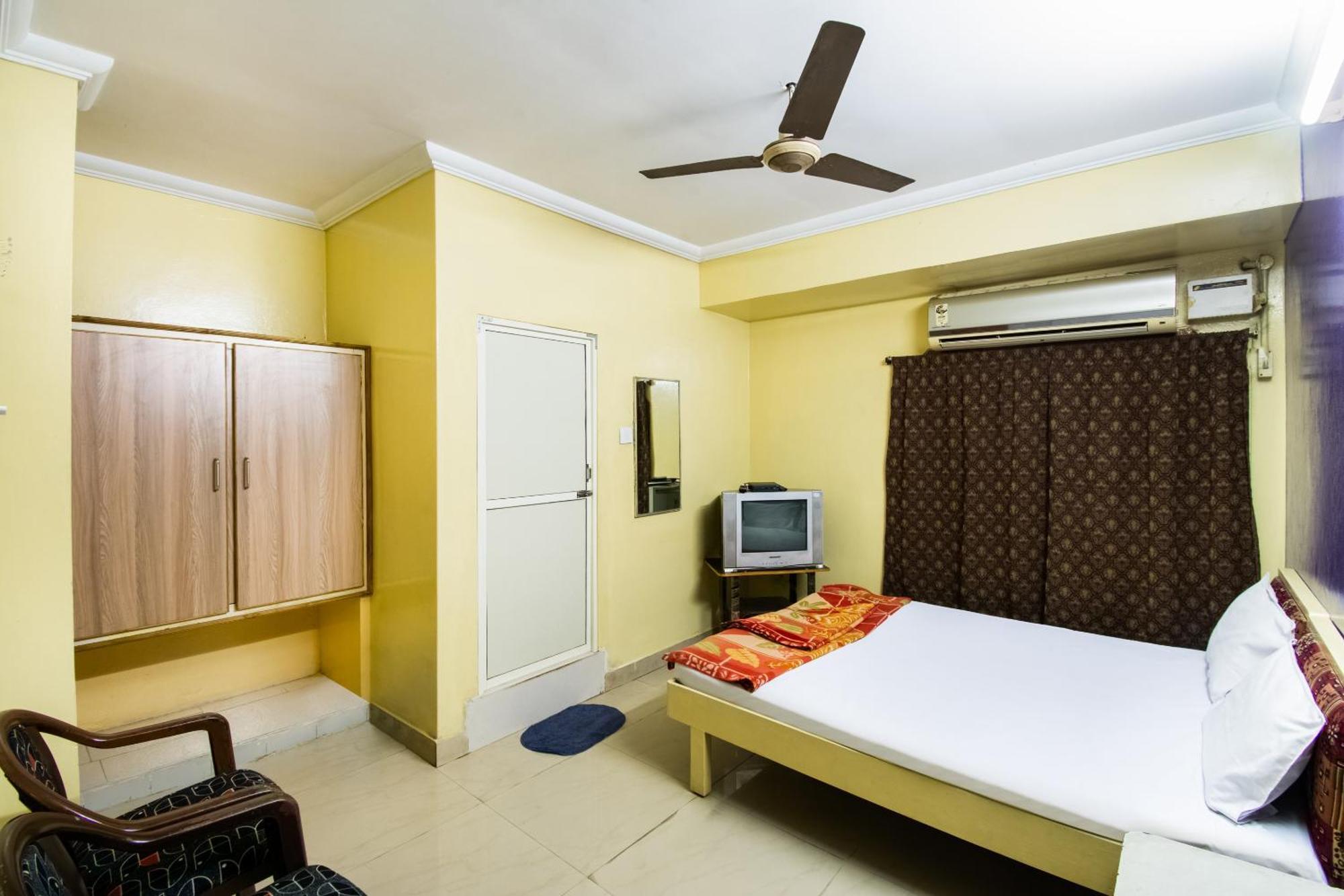 Spot On Sri Ratna Lodge Rājahmundry 외부 사진