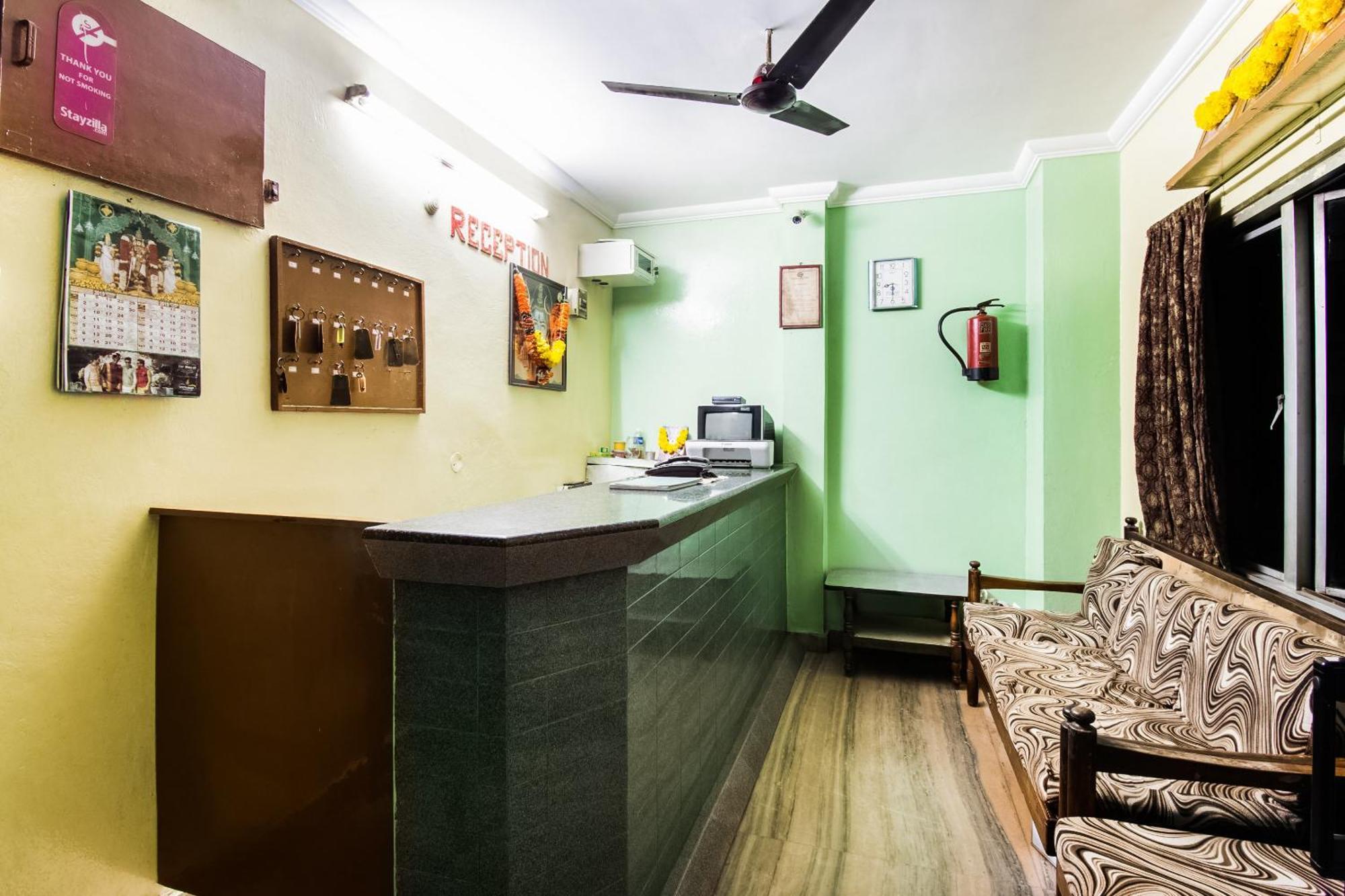 Spot On Sri Ratna Lodge Rājahmundry 외부 사진